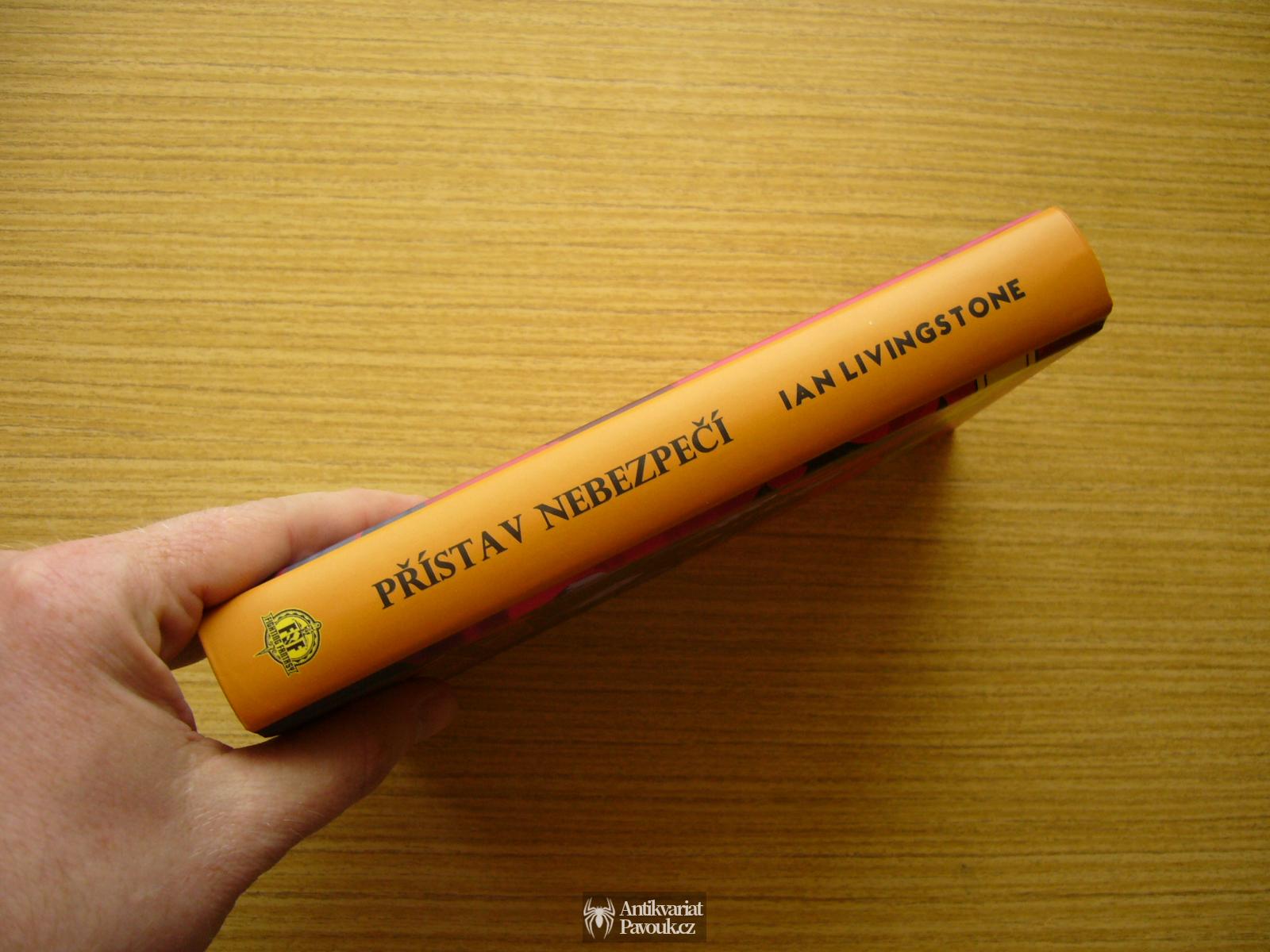 Ian Livingstone - Přístav nebezpečí | 2020, NOVÁ