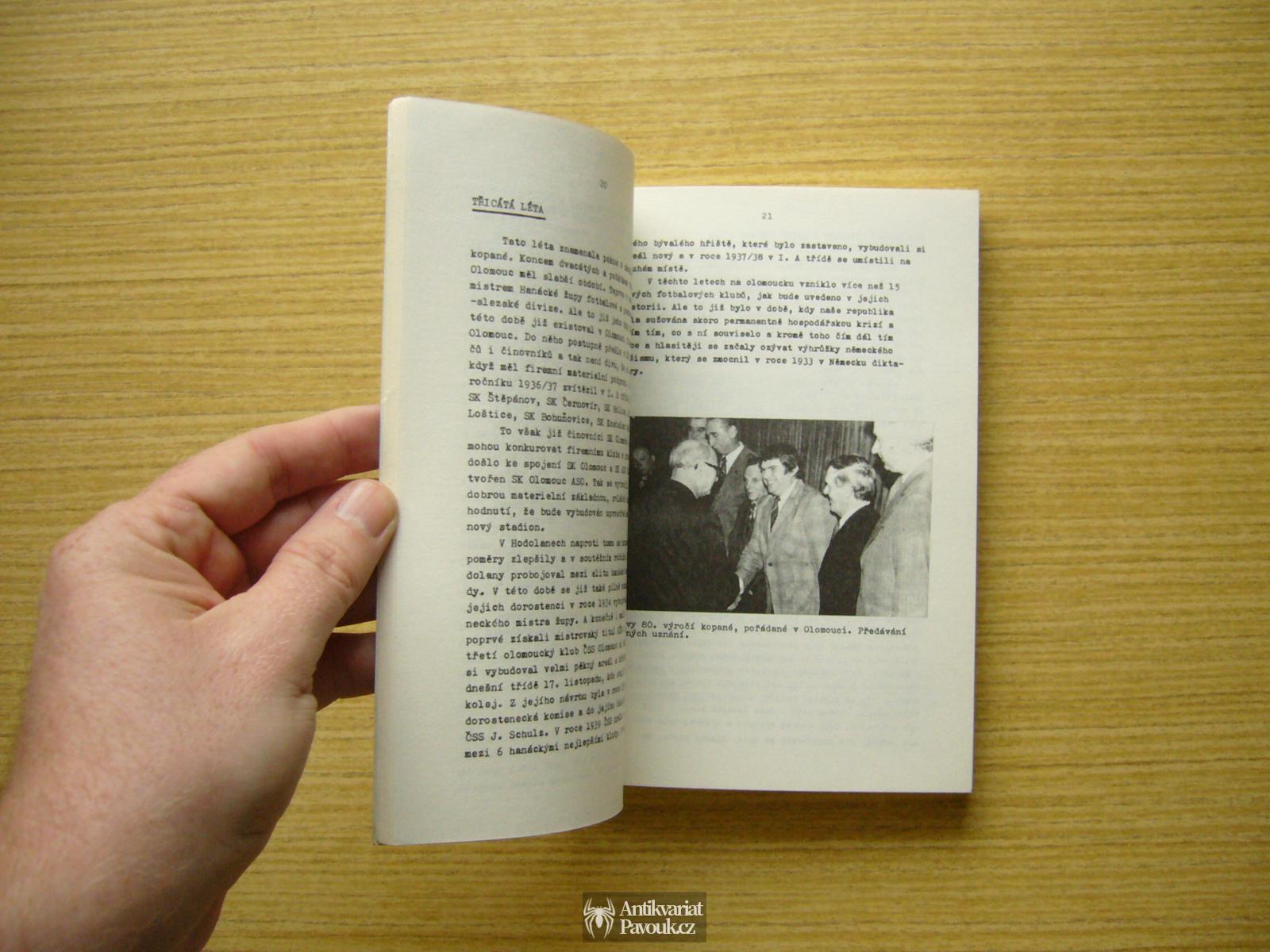 Metoděj Zajíc - Historie kopané v okrese Olomouc 1905-1981 | 1982